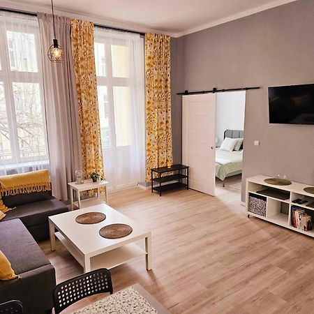 Justinrent 2 Apartment Legnica Bagian luar foto