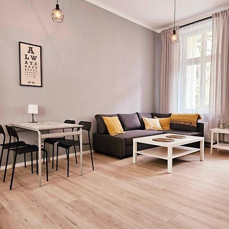 Justinrent 2 Apartment Legnica Bagian luar foto