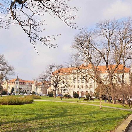Justinrent 2 Apartment Legnica Bagian luar foto