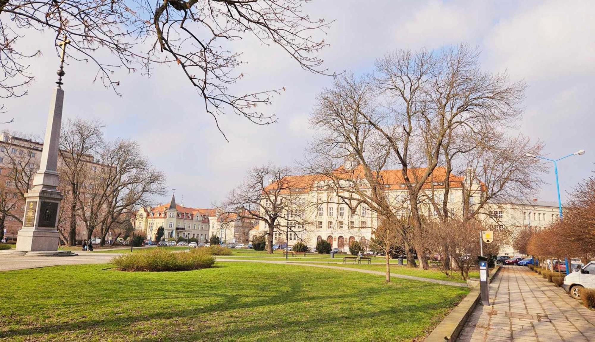 Justinrent 2 Apartment Legnica Bagian luar foto