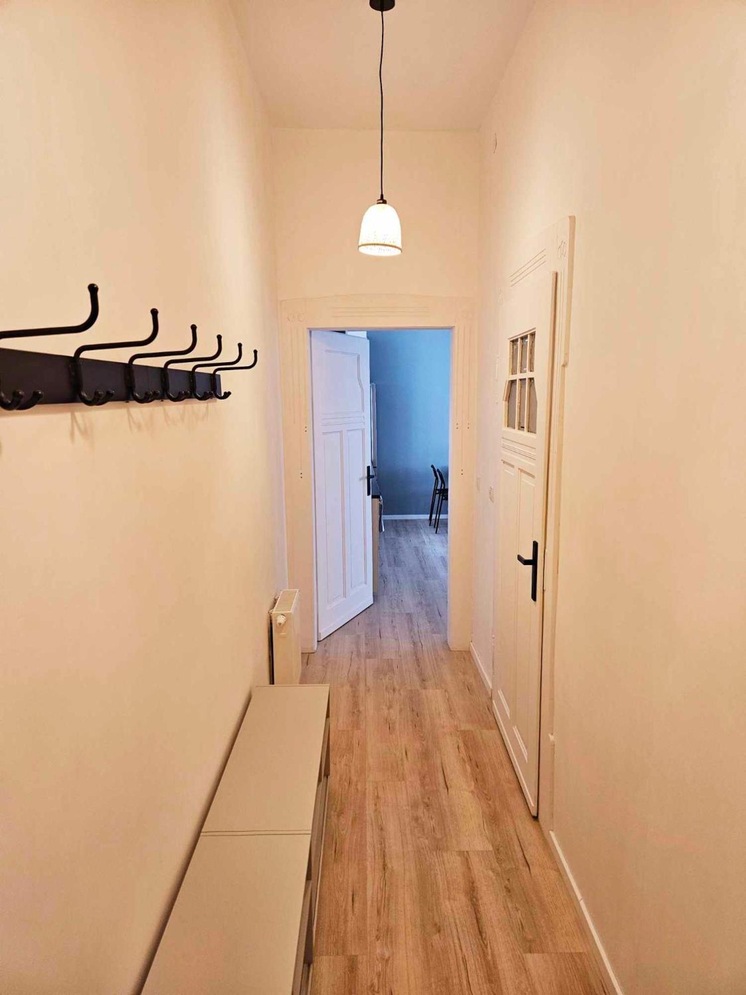 Justinrent 2 Apartment Legnica Bagian luar foto
